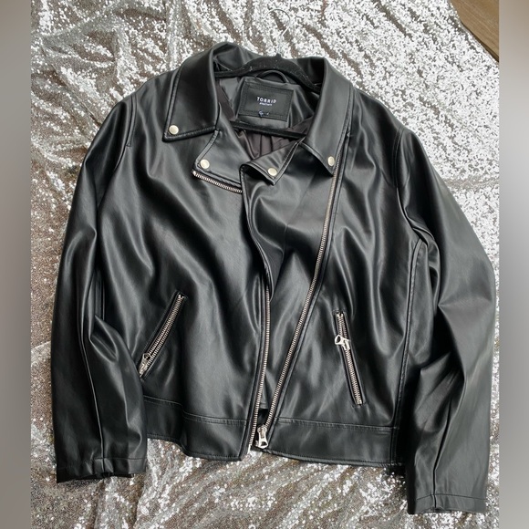 Torrid faux leather moto jacket/coat - Picture 2 of 9